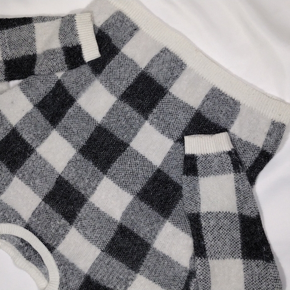 PLAID Knit Sweater Medium - Picture 2 of 11